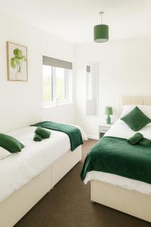 Group & Family Stay ! Central MK - Milton Keynes - 8