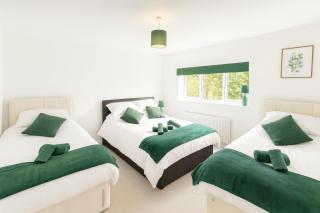 Group & Family Stay ! Central MK - 1