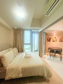 Uptown Parksuites Tower 2 - 3