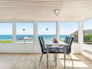 Holiday Home Silke - 10m from the sea by Interhome - 1
