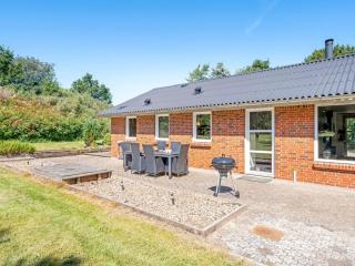 Holiday Home Amra - 1-9km from the sea by Interhome - 2