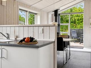 Holiday Home Tayana - 700m from the sea by Interhome - 7