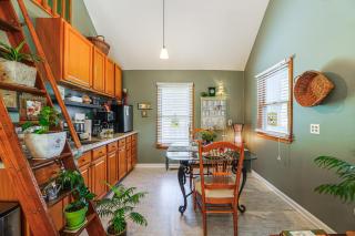 Unique and Artistic Retreat Near Rehoboth Beach! - 2