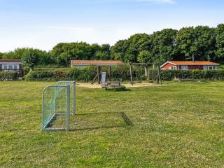 Apartment Effy - 300m from the sea by Interhome - 3