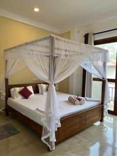 Beach Heaven - Madiha - 1