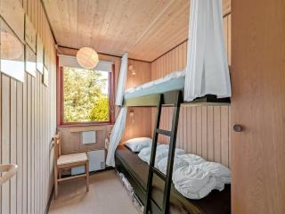 Holiday Home Geertje - 900m from the sea by Interhome - 2
