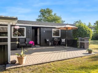 Holiday Home Hillegonde - 200m from the sea by Interhome - 3