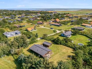 Holiday Home Geertje - 900m from the sea by Interhome - 1