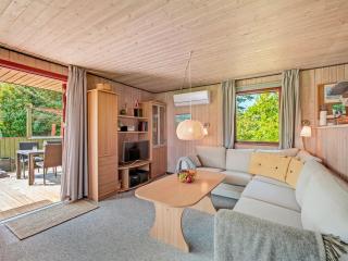 Holiday Home Geertje - 900m from the sea by Interhome - 4