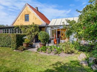 Holiday Home Huno - 2km from the sea by Interhome - 5