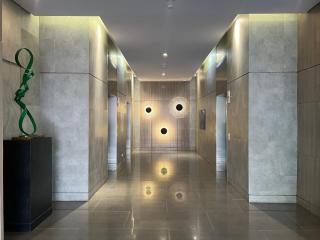 Studio Suite with Queen Bed and Mountain View beside Abreeza Mall - 3