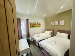 Burton Urban Apartment A - 9