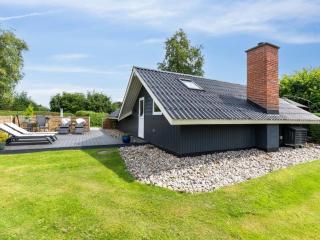 Holiday Home Erke - 800m from the sea by Interhome - 5