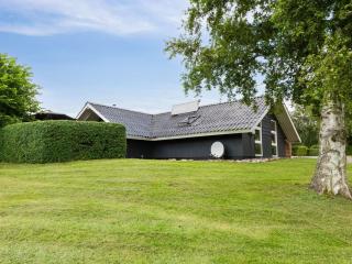Holiday Home Erke - 800m from the sea by Interhome - 4