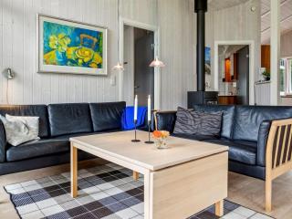 Holiday Home Eljena - 700m from the sea by Interhome - 1