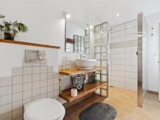 Apartment Ejna - 400m from the sea by Interhome - 1