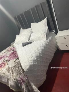 Iketleng Guest House & Resort - 0