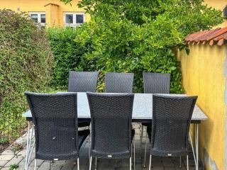 Apartment Vivina - 200m from the sea by Interhome - 6