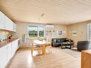 Holiday Home Gisella - 900m from the sea by Interhome - 5