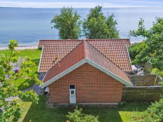 Holiday Home Bryngeir - 25m from the sea by Interhome - 8