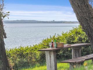 Holiday Home Bryngeir - 25m from the sea by Interhome - 2