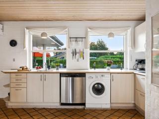 Holiday Home Kalli - 100m from the sea by Interhome - 4
