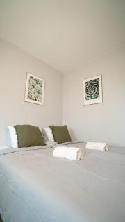 Stylish, Central Studio Close to Tram & Shops - 2