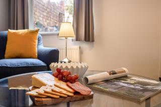 Immaculate 4-bed Home in Northampton by Renzo, Perfect for Contractors, Sleeps 7! - 7