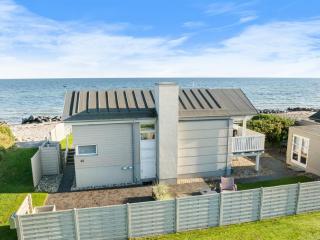 Holiday Home Diderik - 5m from the sea by Interhome - 6