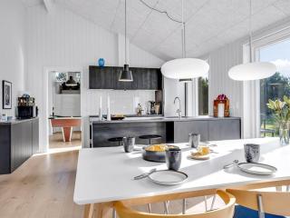 Holiday Home Jale - 900m from the sea by Interhome - 1