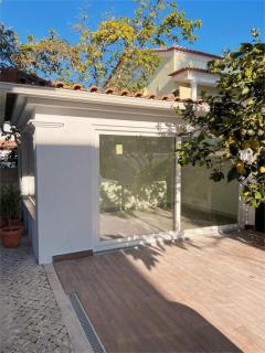 Spacious 3BR - Fireplace, garden studio and surfboards - 3