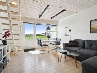 Apartment Sandrine - 400m from the sea by Interhome - 7