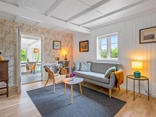 Holiday Home Blomma - 1km from the sea by Interhome - 2