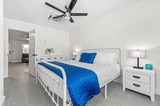 Remodeled Pet Friendly Condo, 1 Block to Beach Access, Walkable to Restaurants! Fall Promo for Mondays & Thursdays! - 4