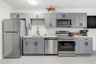 Remodeled Pet Friendly Condo, 1 Block to Beach Access, Walkable to Restaurants! Fall Promo for Mondays & Thursdays! - 6