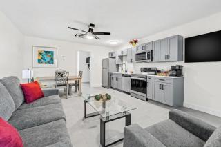 Remodeled Pet Friendly Condo, 1 Block to Beach Access, Walkable to Restaurants! Fall Promo for Mondays & Thursdays! - 7