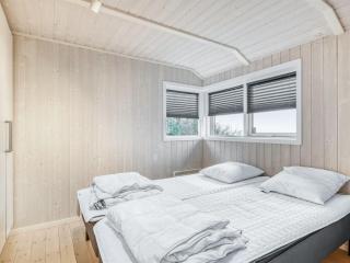 Holiday Home Næwe - 10m to the fjord by Interhome - 2