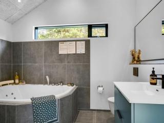 Holiday Home Helga - 900m from the sea by Interhome - 5