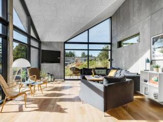 Holiday Home Helga - 900m from the sea by Interhome - 7
