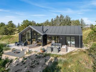 Holiday Home Helga - 900m from the sea by Interhome - 0