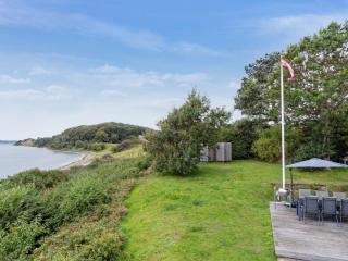 Holiday Home Alfhild - 30m from the sea by Interhome - 6