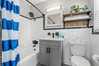 Remodeled Pet Friendly Condo in Madeira Beach, 1 Block to Beach Access! Fall Promo for Mondays & Thursdays! - 3
