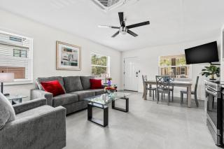 Remodeled Pet Friendly Condo in Madeira Beach, 1 Block to Beach Access! Fall Promo for Mondays & Thursdays! - 8