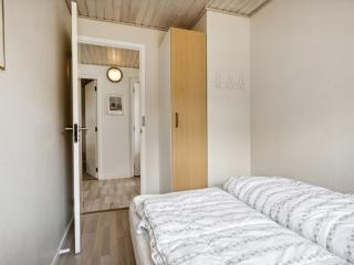 Holiday Home Matthias - 300m from the sea by Interhome - 5