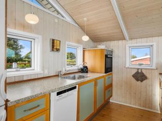 Holiday Home Engelbertine - 30m from the sea by Interhome - 4