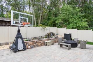 Luxury 6BR House with Pool & Outdoor BBQ - 7