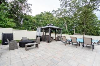 Luxury 6BR House with Pool & Outdoor BBQ - 1