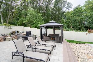 Luxury 6BR House with Pool & Outdoor BBQ - 2