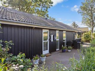 Holiday Home Harthwik - 10m from the sea by Interhome - Brohave - 8