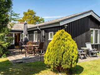 Holiday Home Meindor - 240m to the inlet by Interhome - 2